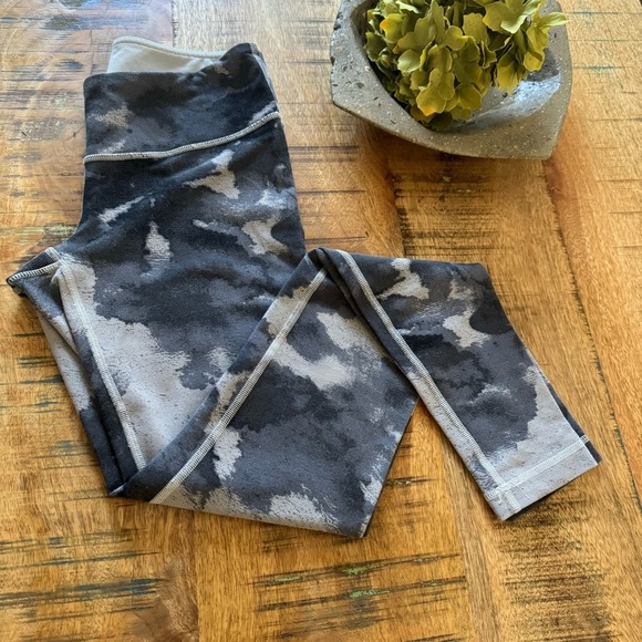 Lululemon Wunder Under Floral Platoon Silver Spoon Gray Leggings Size 6 - Picture 11 of 13